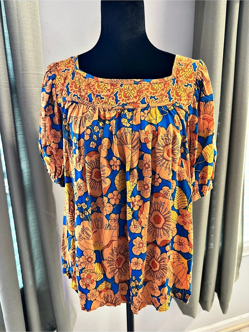 ROSE + OLIVE Floral Blouse in Blue & Orange Size Large Like New